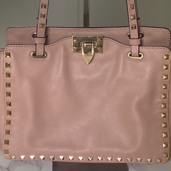 🇮🇹VALENTINO GARAVANI VITELLO ROCKSTUD Bag/Tote in ROSE WATER with COA & insert - Picture 6 of 16